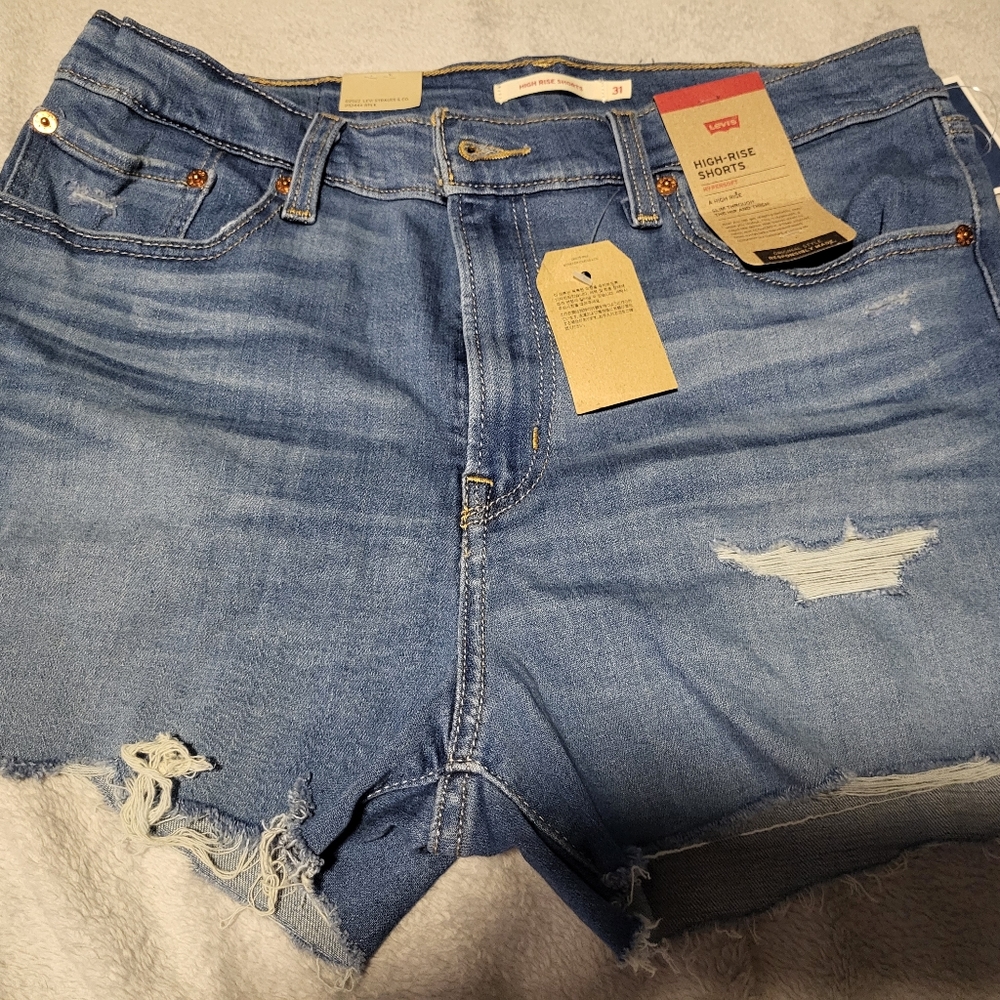 Womens Levi's shorts